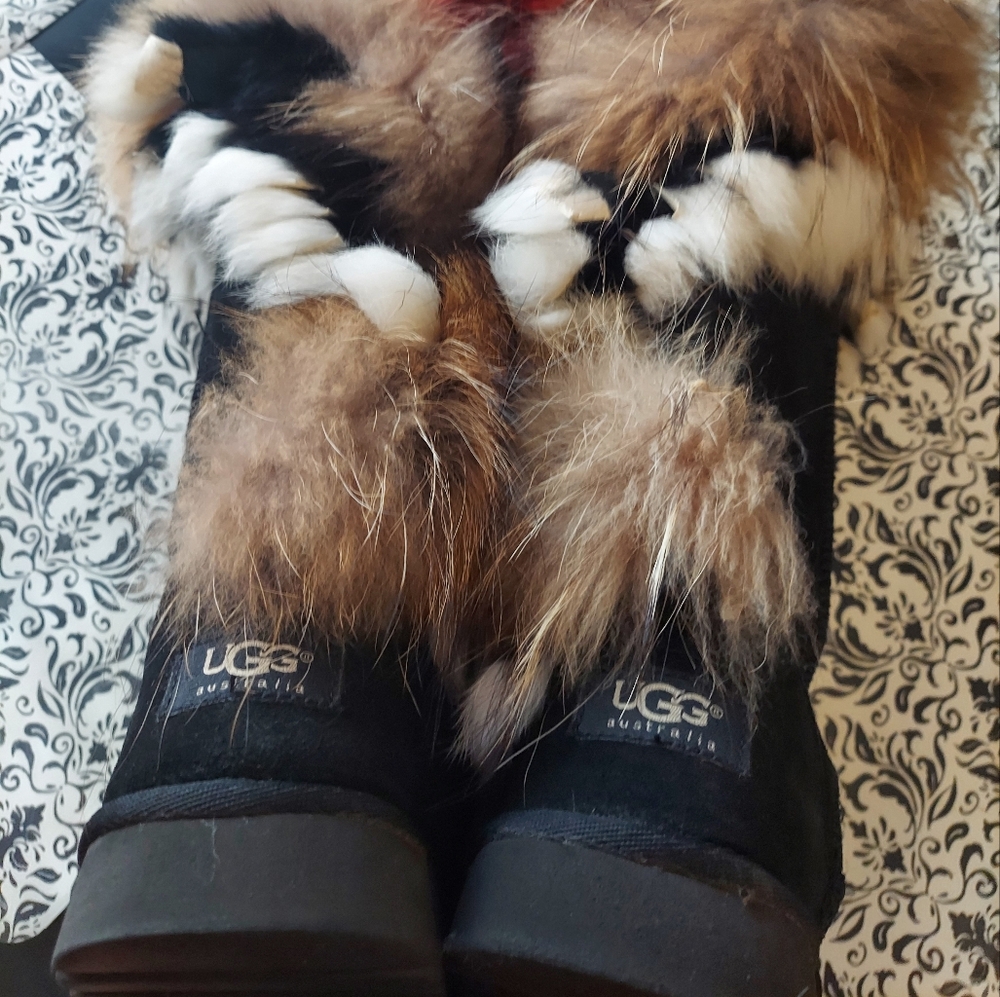 Smaibulun UGG Black and Brown Fur Boots - Picture 4 of 16